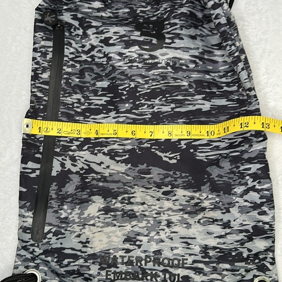 Gecko Brands Embark Camouflage Dry Bag Backpack Paddle Board Canoeing - Picture 9 of 9